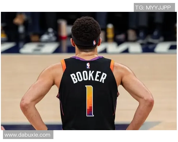 赛后评分出炉:布克成最大亮点! 赛后评分出炉:布克成最大亮点!