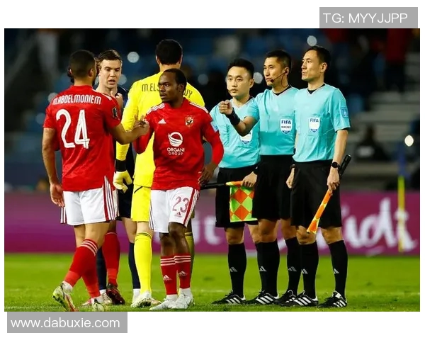 中国足球裁判首次执法欧战，国际足联高度评价