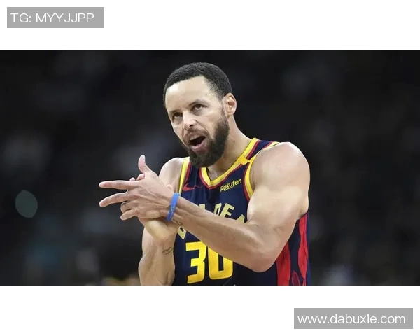 库里最新战报全场高光时刻集锦展现无解投射与关键表现 库里最新战报全场高光时刻集锦展现无解投射与关键表现