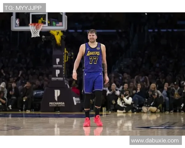 东契奇今日状态爆棚全场最佳毫无悬念带领球队大胜再创佳绩