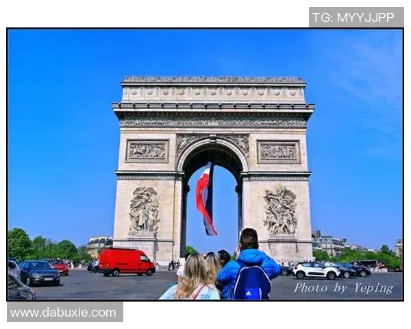 巴黎背后的故事：从少年梦想起航到全球巨星的蜕变与传奇